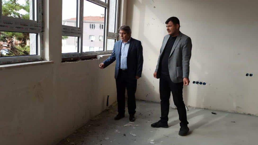 İlçe Milli Eğitim Müdürümüz Suat TOPAL, Şükrü Çavuş Sait Eroğlu İlkokulu binasında incelemelerde bulundu.