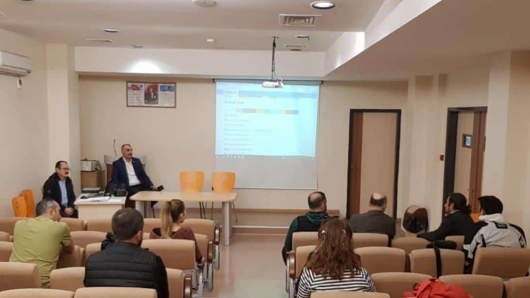 İlçemiz Bilişim Teknolojileri(BT) formatör öğretmenlerimiz ile sene başı koordinasyon toplantısı şube müdürümüz Mehmet Ali DURSUN'un katılımı ile gerçekleştirildi.