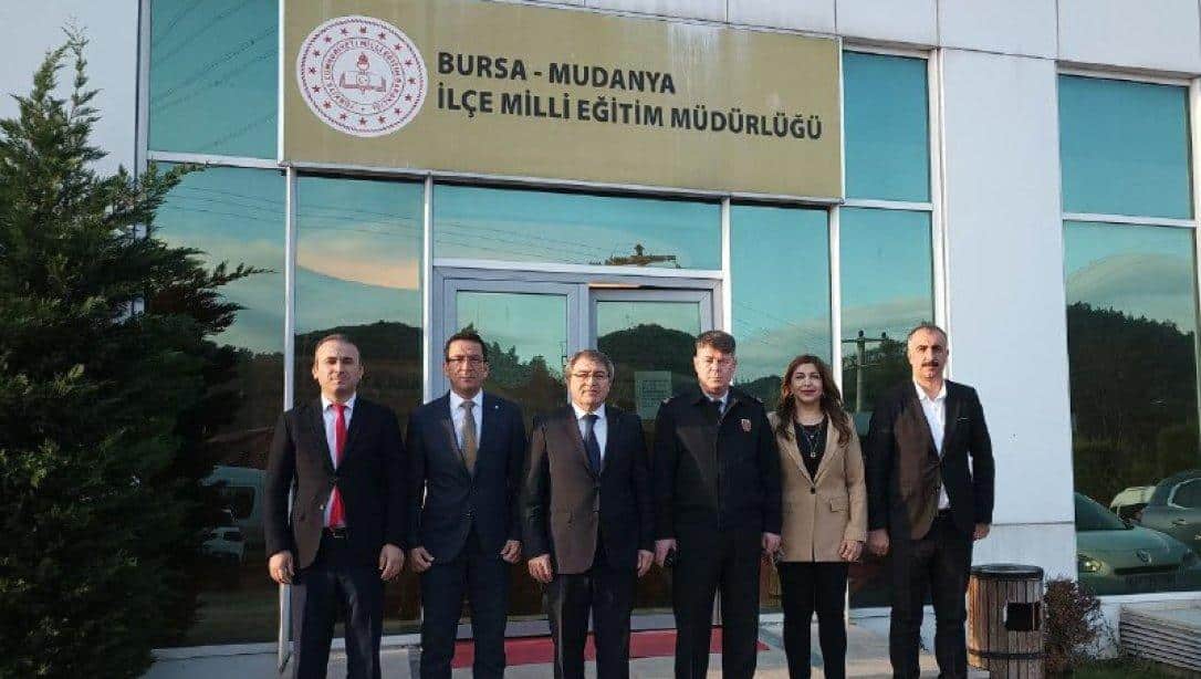 Bursa İl Jandarma Komutanı Tuğgeneral İdris TATAROĞLU, İlçe Milli Eğitim Müdürlüğümüze iadeyi ziyarette bulunmuştur. 