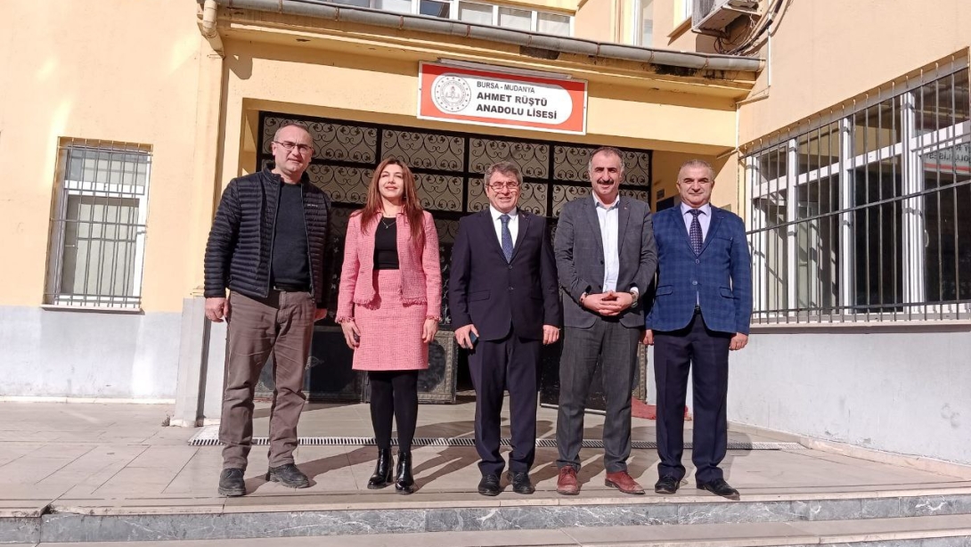 İlçe Müdürümüz Suat TOPAL ve şube müdürümüz Mehmet Ali DURSUN ilçemiz Ahmet Rüştü Anadolu lisesi öğrenci ve öğretmenleri ile bir araya geldiler.